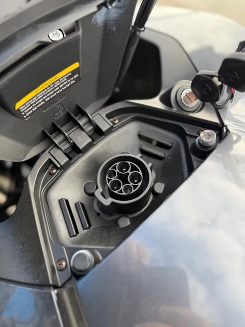 2025 Zero DSR Electric ADV Motorcycle ... click on image to view video - Image 3